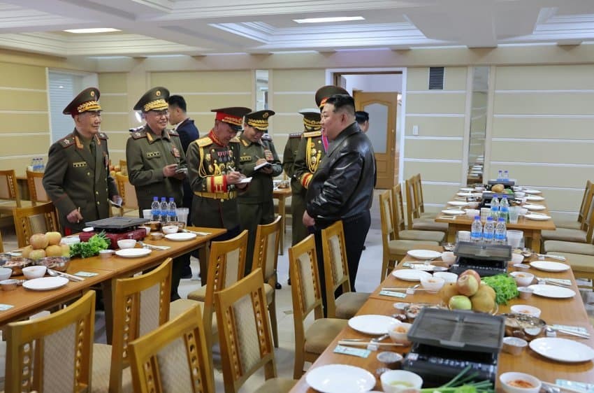 북한 회식 자리 과일을 안 깎은 이유